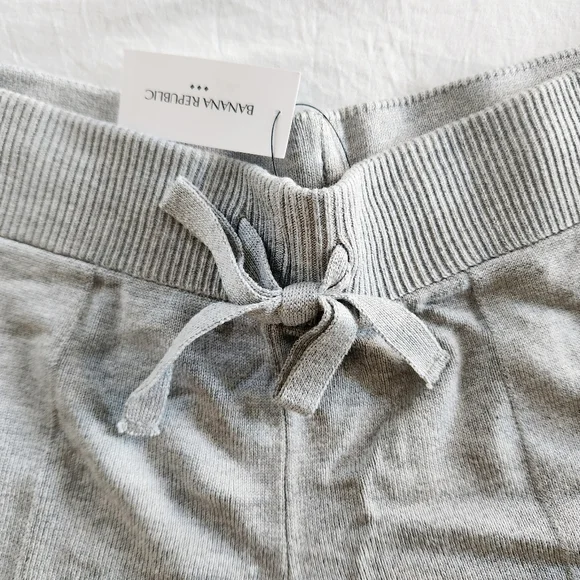 NWT Banana Republic Sweater Shorts - Picture 4 of 4